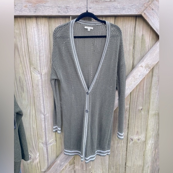 American Eagle Army Green Boyfriend Style Loose Knit Academia Cardigan Sweater - Picture 1 of 7